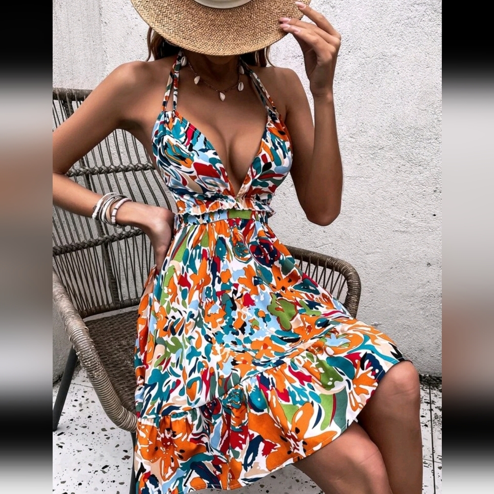 SOLD Women's Floral print halter neck backless dress Size: Large - Picture 4 of 6